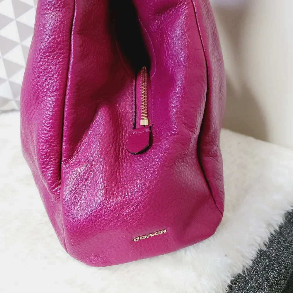 Coach Large Pebbled Leather Shoulder Bag in Berry - Picture 6 of 13
